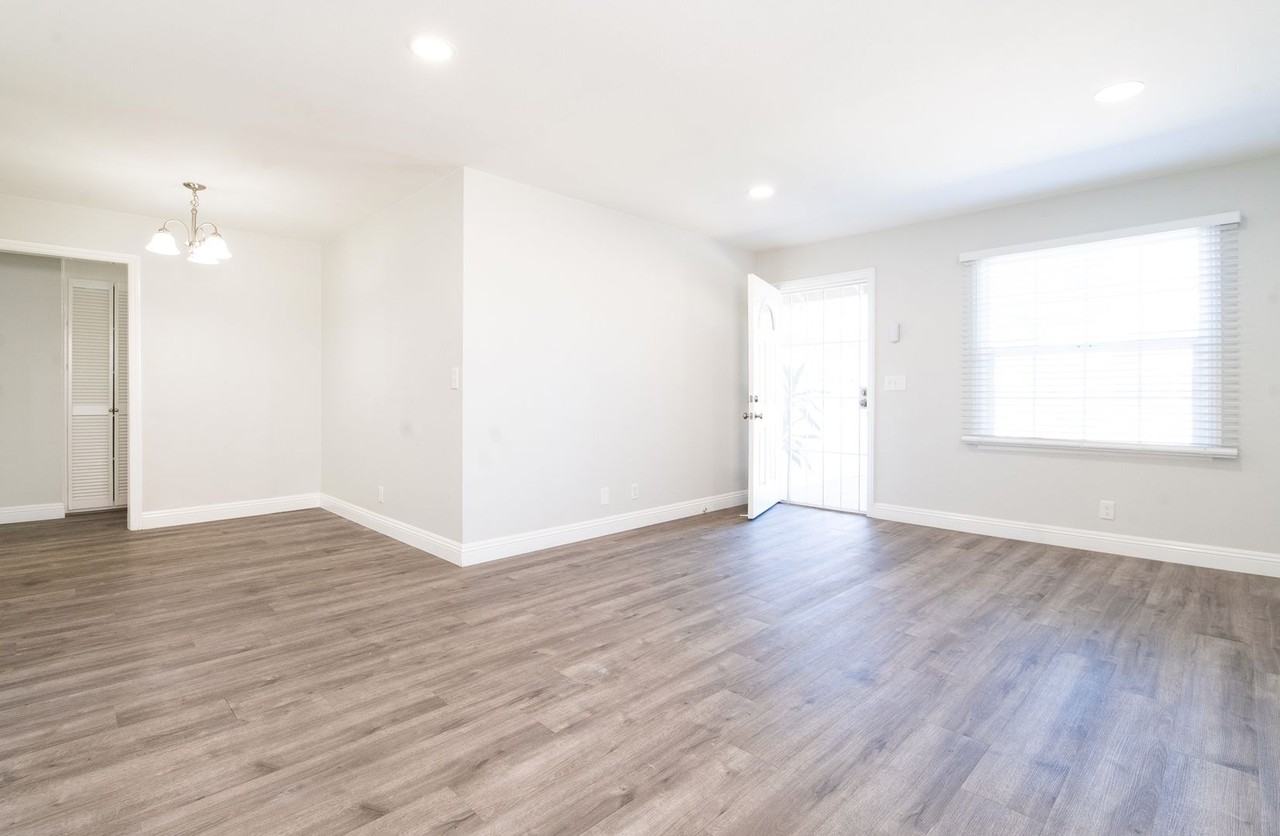 12332 160th St - Photo 2 of 24