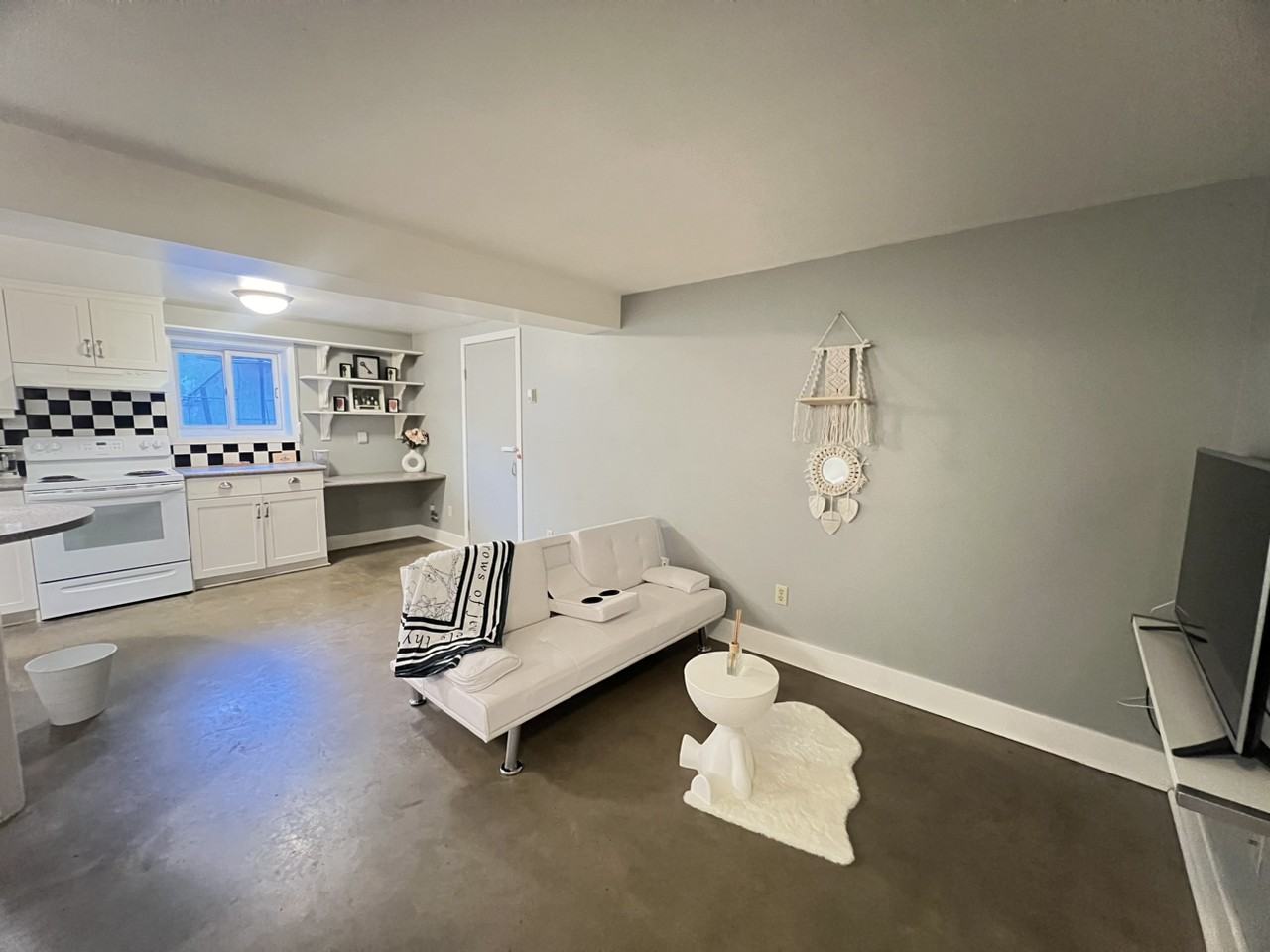 9130 Jasper Ave NW - Photo 2 of 20