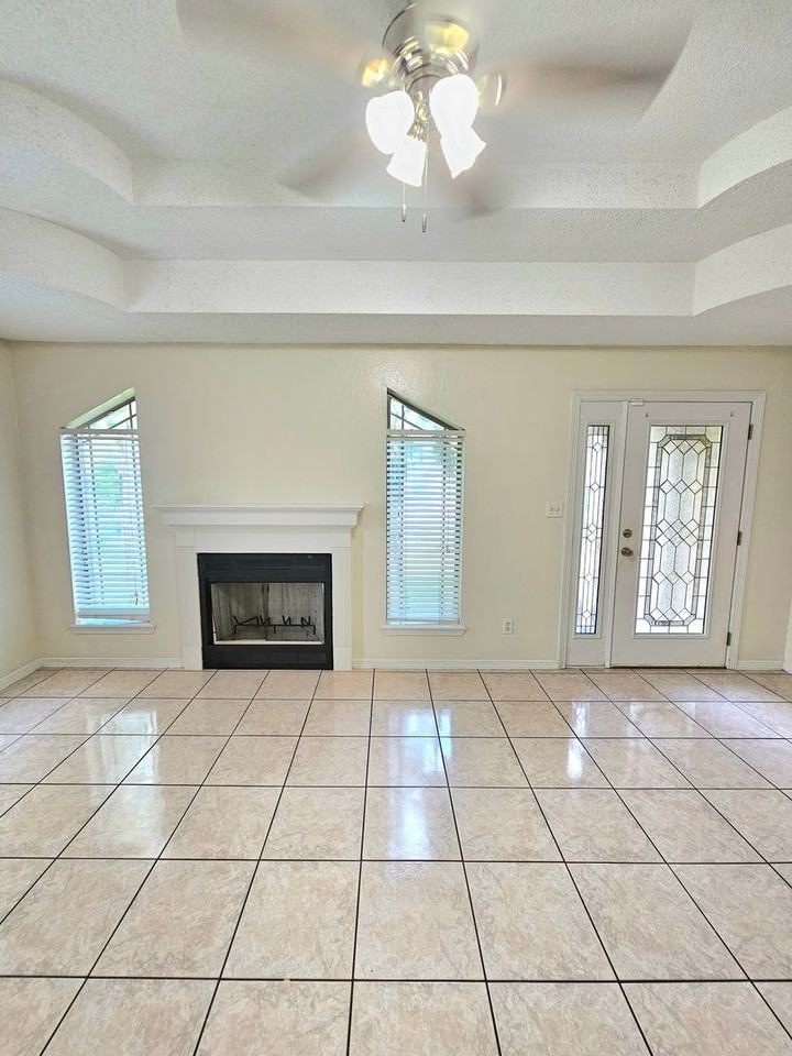 1309 Spur - Photo 3 of 25