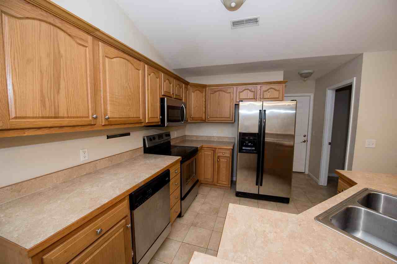 2724 N Brookglen Cir - Photo 3 of 12