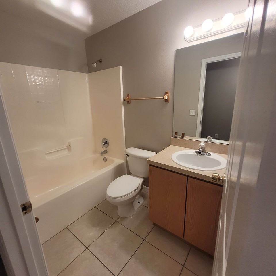 1112 Tennessee Ave - Photo 2 of 14