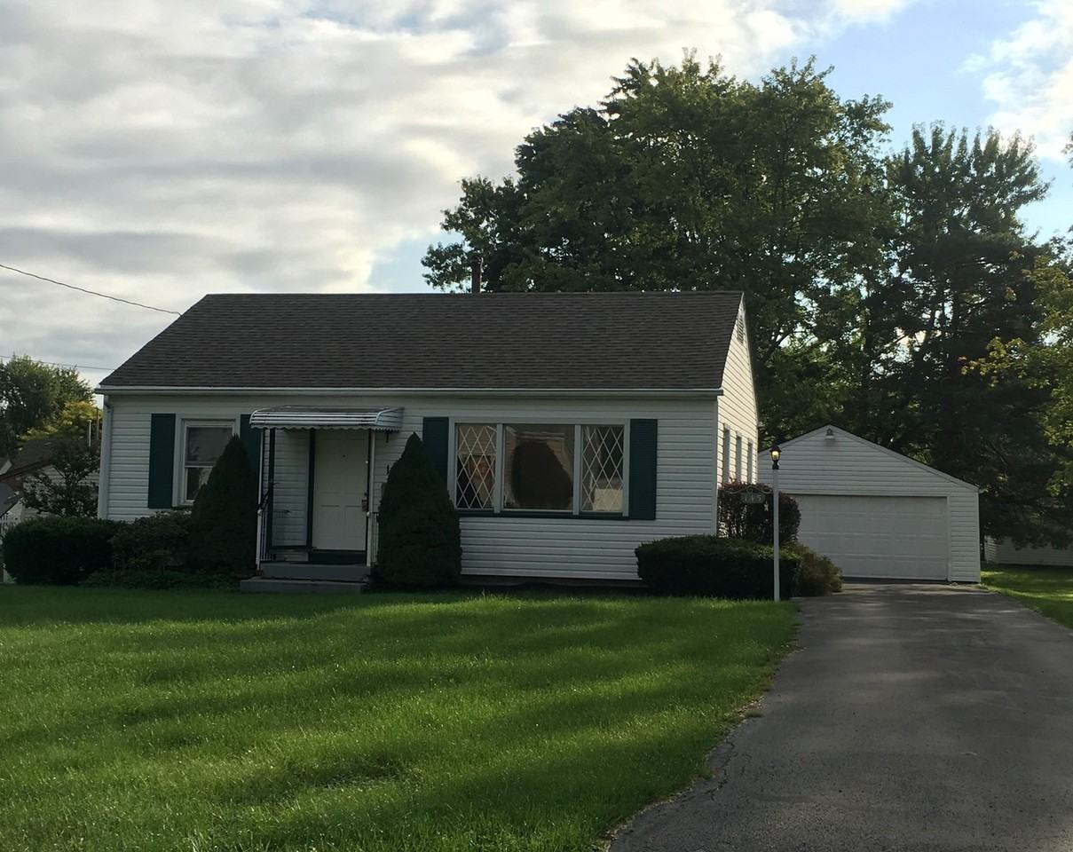 145 S Kimberly Ave - Photo 2 of 14