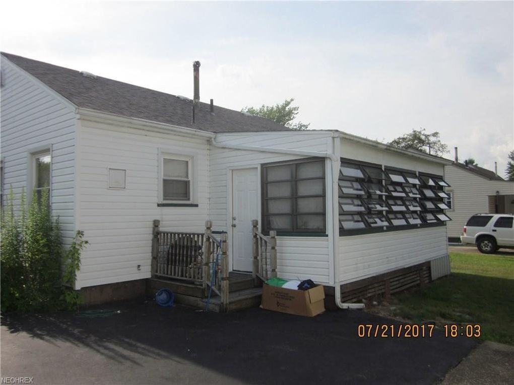 145 S Kimberly Ave - Photo 3 of 14