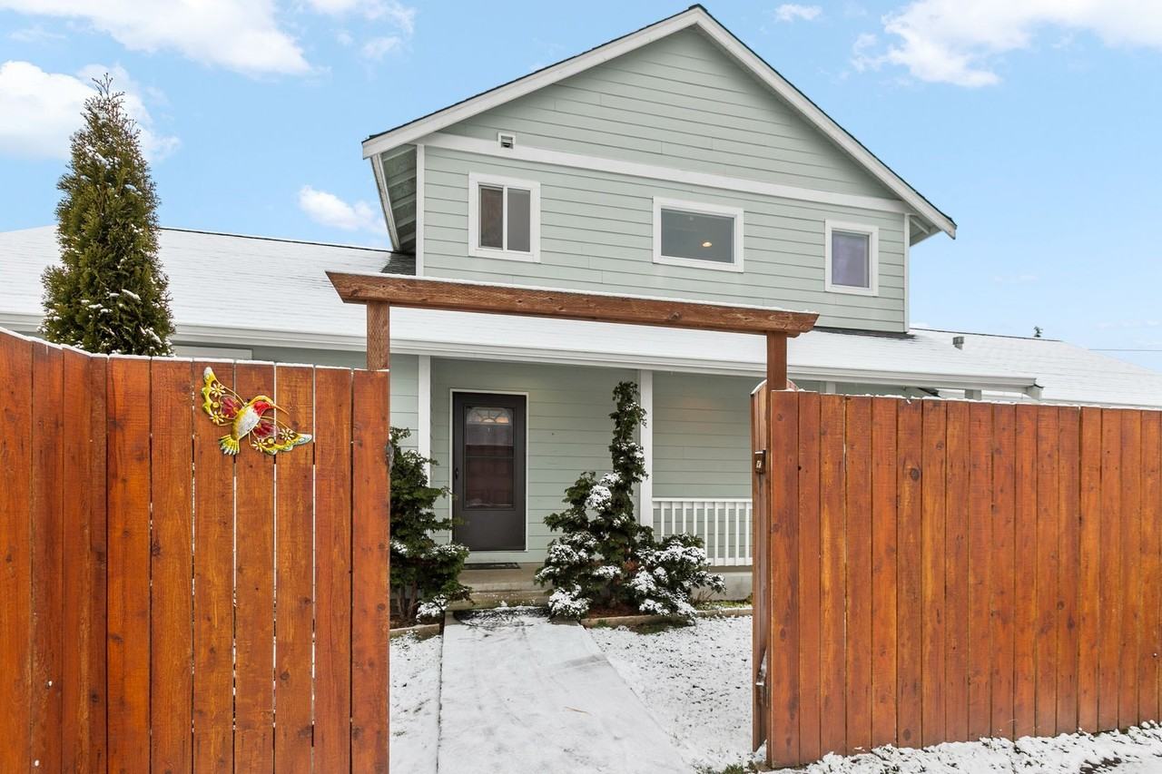 1090 Harrison Ave - Photo 2 of 25