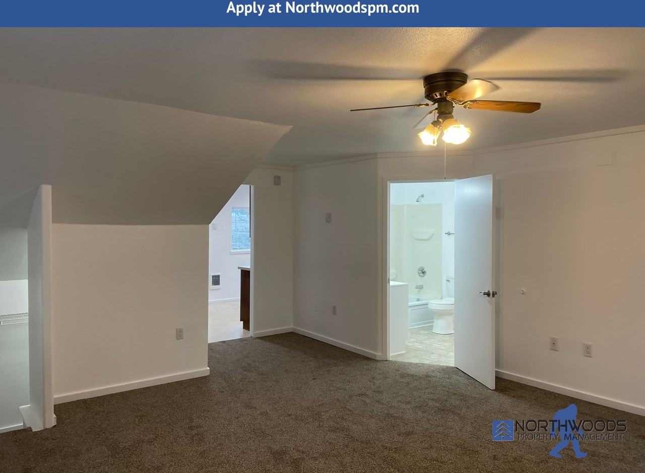 313 S Oakdale Ave - Photo 7 of 16