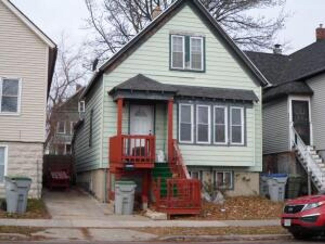 2433 S 5th St - Photo 3 of 9