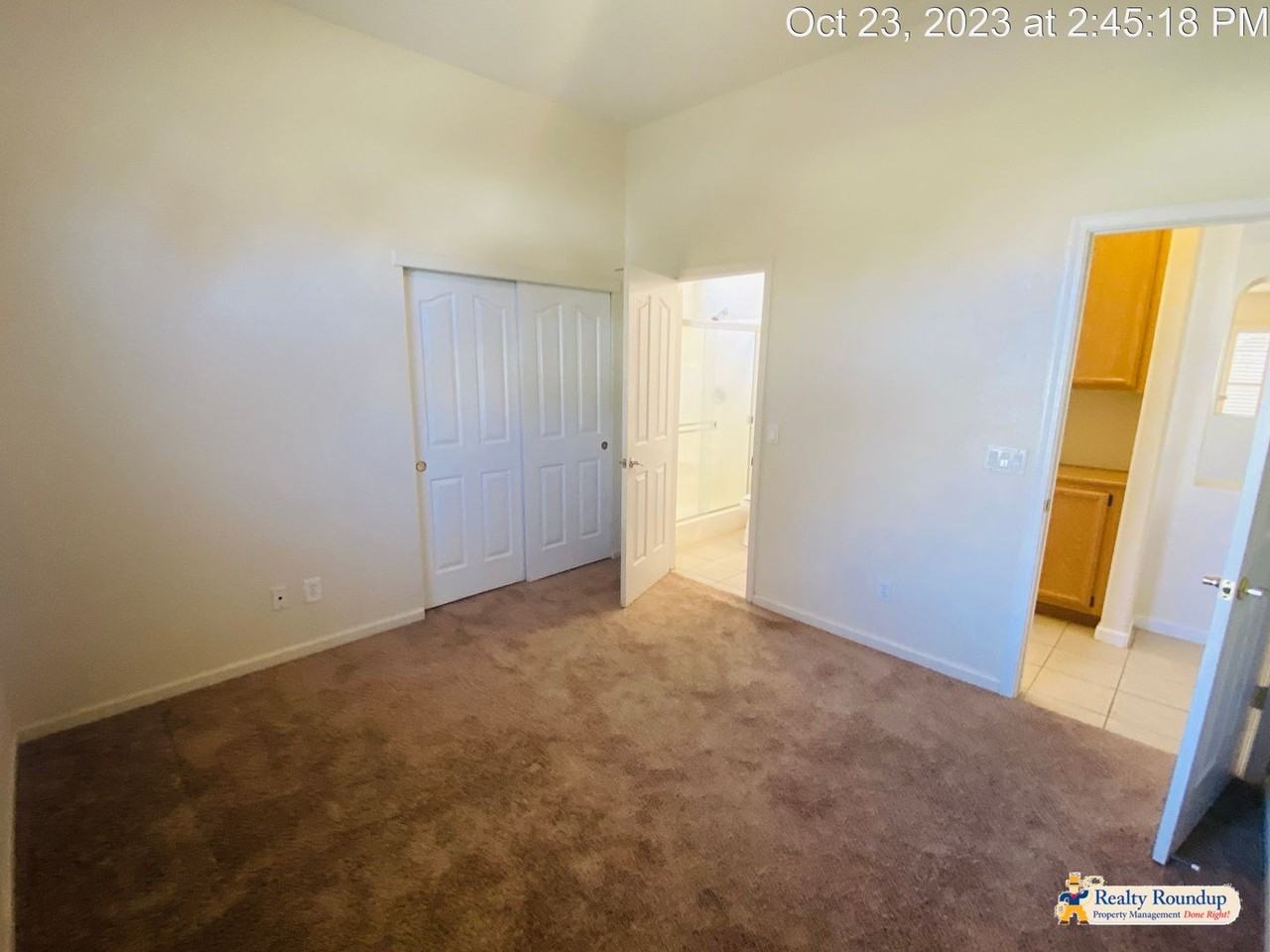 10150 Omeara Dr - Photo 4 of 30