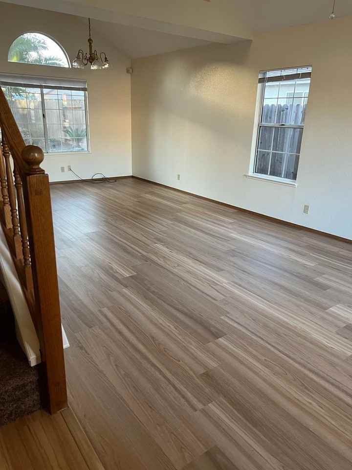 135 Redwood Ave - Photo 2 of 18