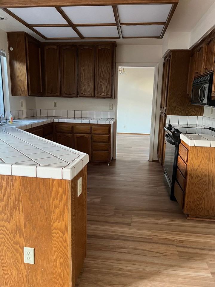 135 Redwood Ave - Photo 7 of 18