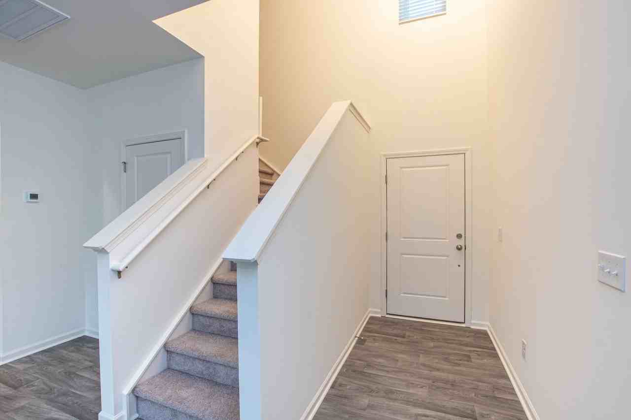 113 Lorcan Ln - Photo 2 of 20