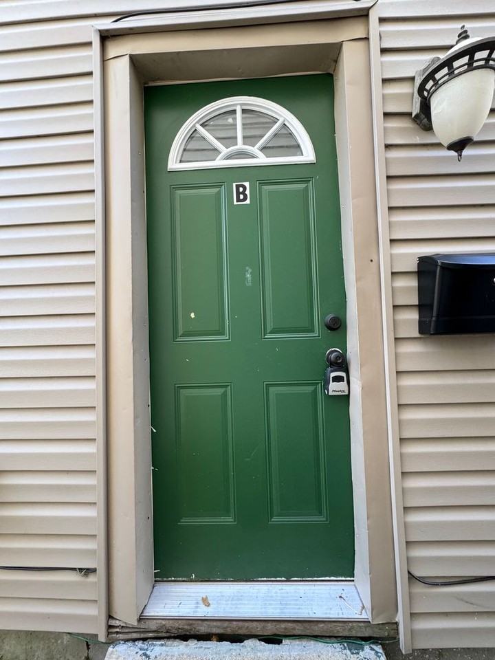 241 Cleveland Ave - Photo 2 of 9