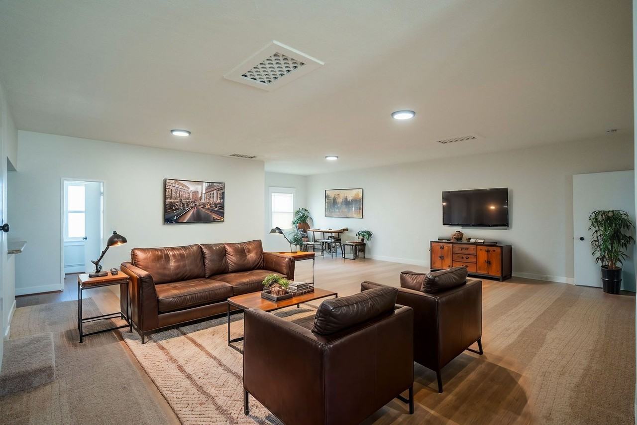 1321 Sartori Ave - Photo 2 of 11