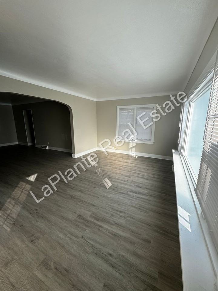 5344 Claxton St - Photo 2 of 8