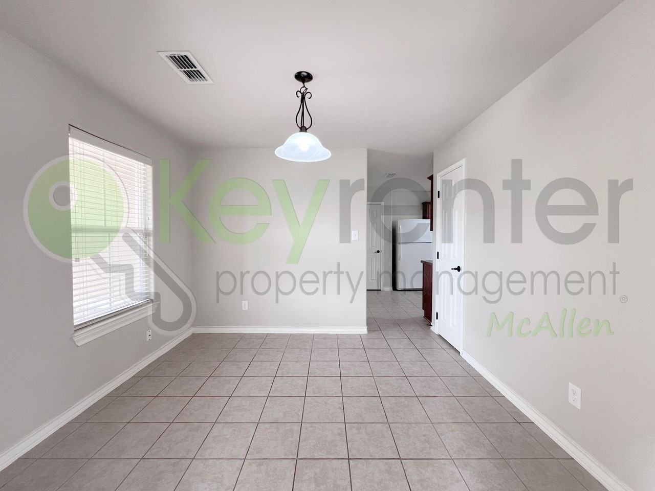 323 Cavazos St - Photo 5 of 33