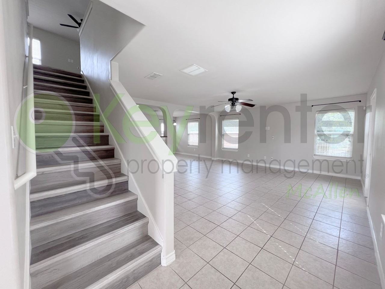 323 Cavazos St - Photo 6 of 33