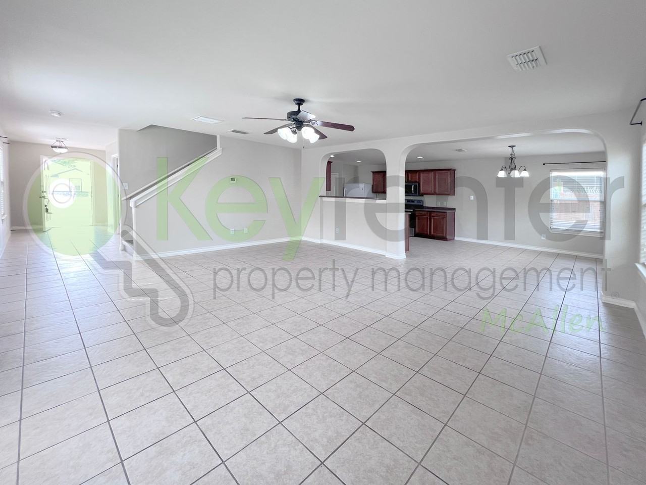 323 Cavazos St - Photo 7 of 33