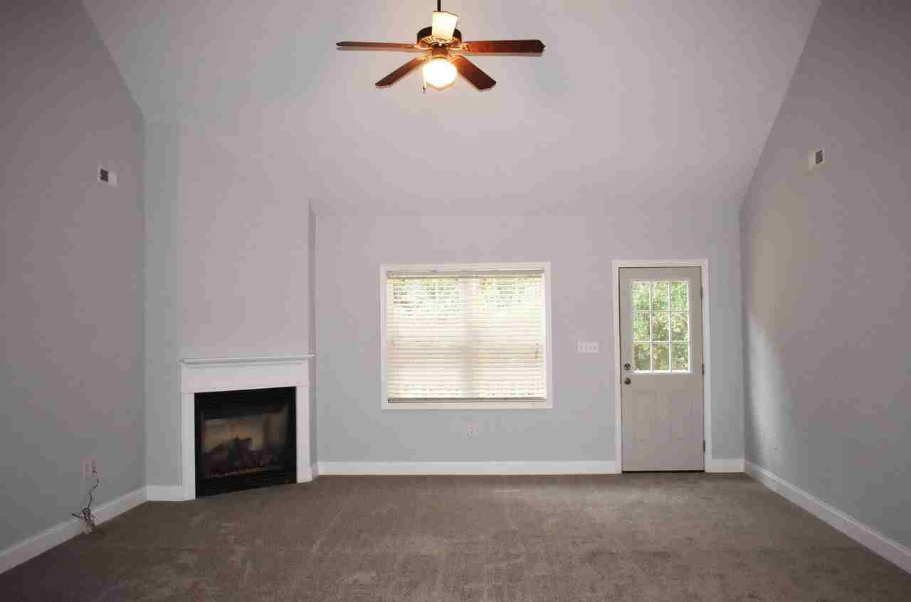 101 Wayne Dr - Photo 2 of 16