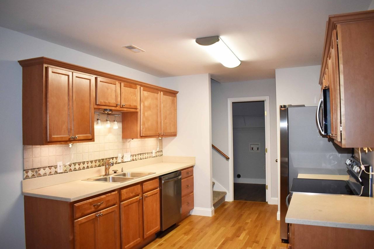 101 Wayne Dr - Photo 3 of 16