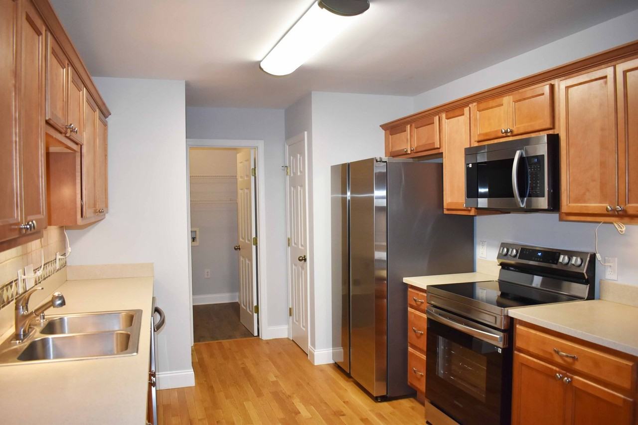 101 Wayne Dr - Photo 4 of 16