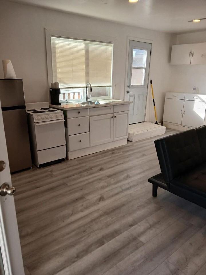 1315 S 7th St - Photo 2 of 7