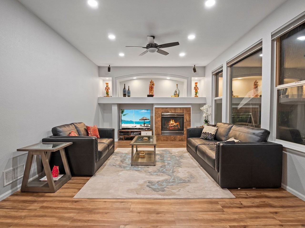 6138 Carmichael St - Photo 5 of 22