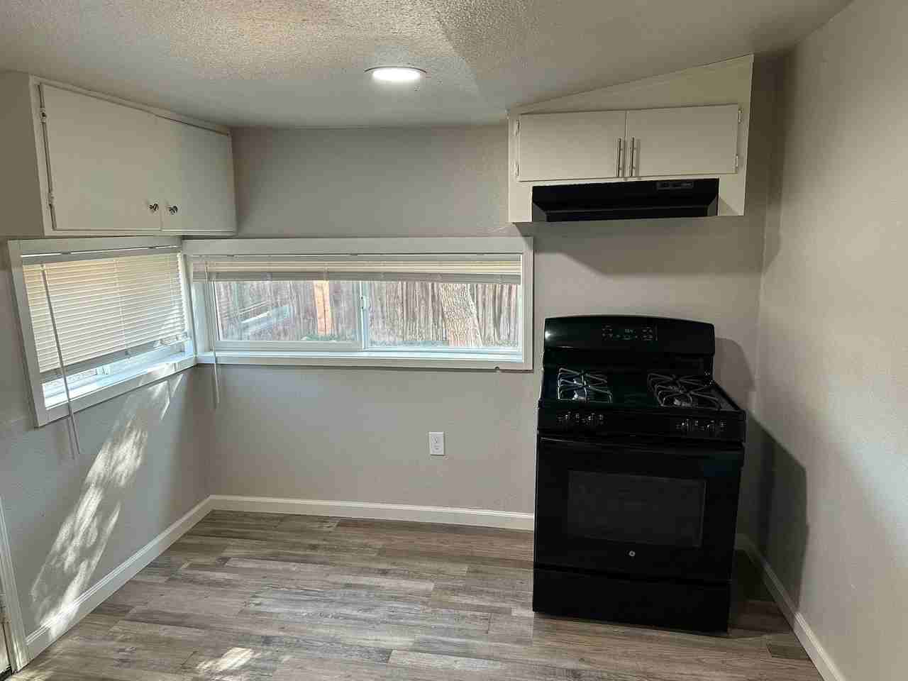 216 N N St - Photo 4 of 15