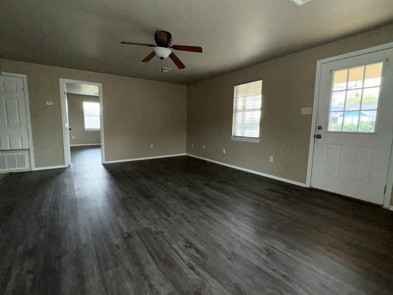 705 Nw 5th St - Photo 2 of 13