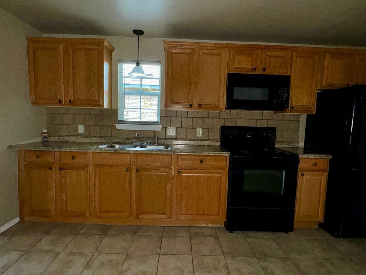 705 Nw 5th St - Photo 5 of 13