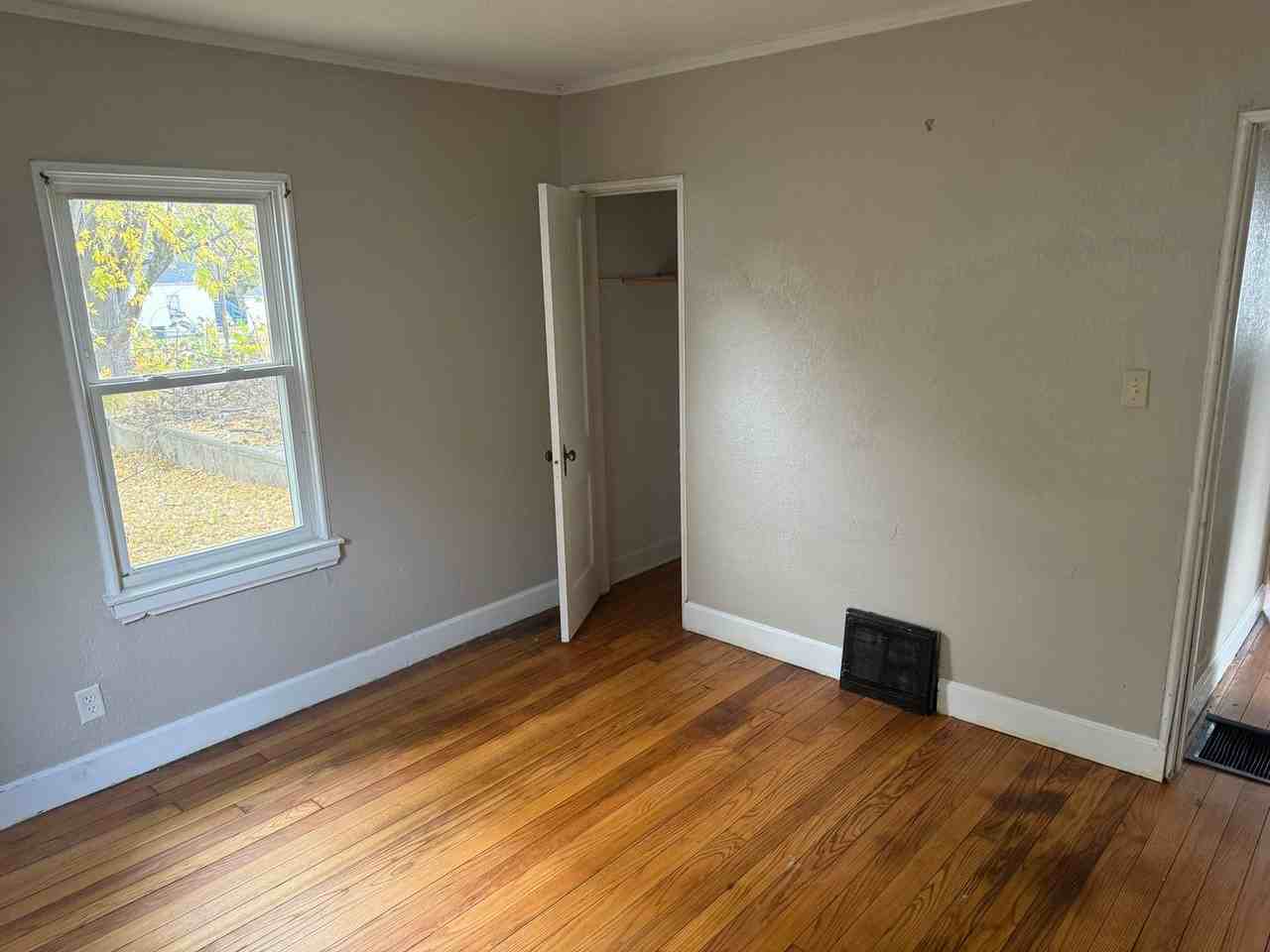 613 Morton Ave - Photo 6 of 10