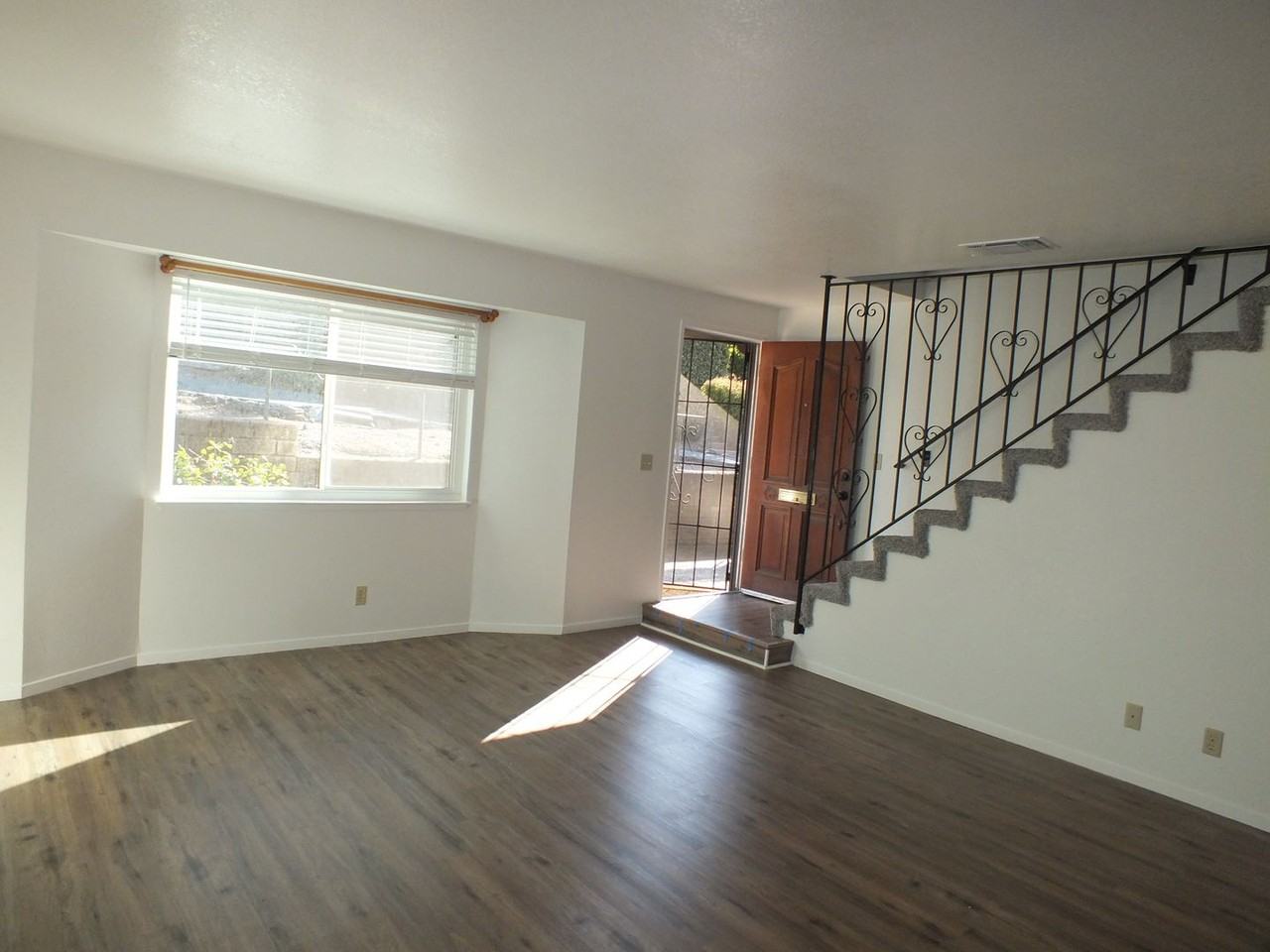 2924 Bond Ct - Photo 3 of 14