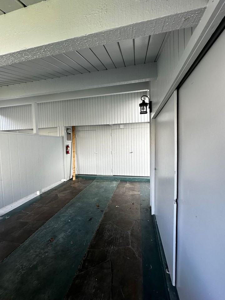 918 Kumukoa St #B303 - Photo 2 of 14