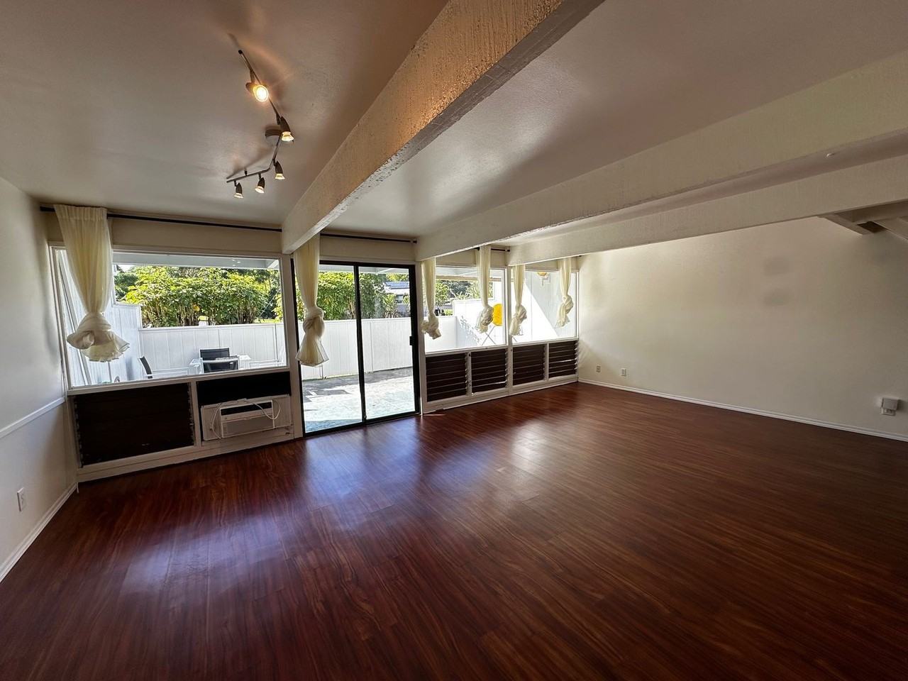 918 Kumukoa St #B303 - Photo 4 of 14