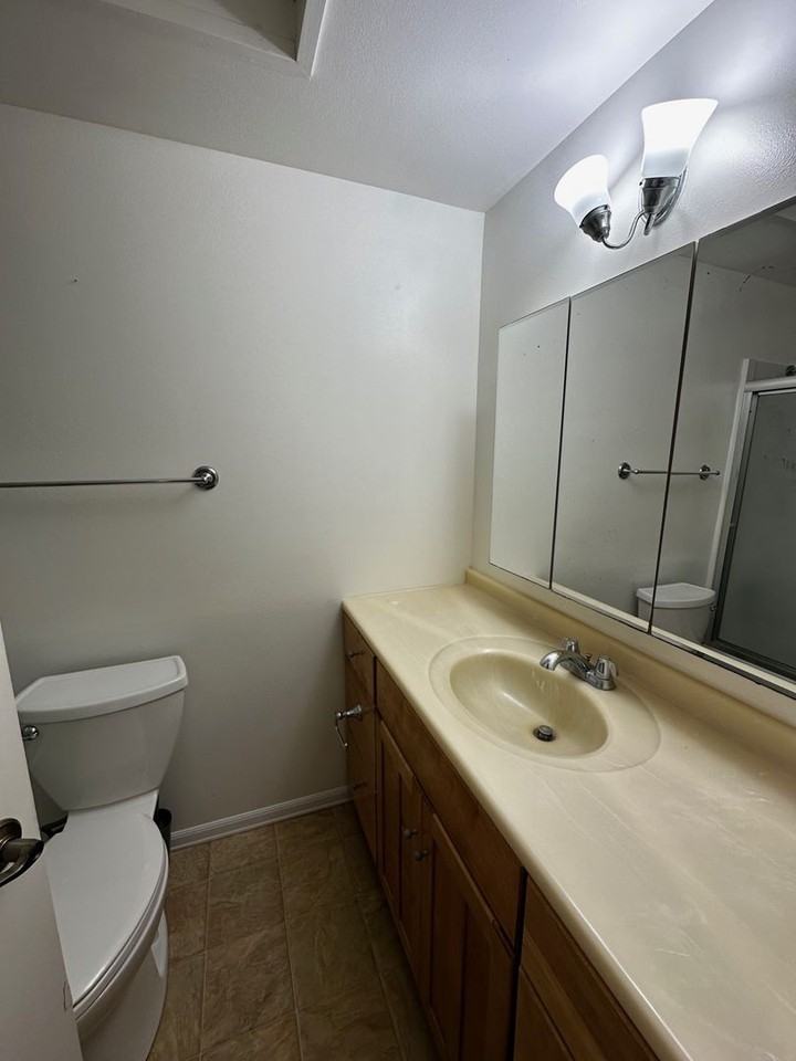 918 Kumukoa St #B303 - Photo 7 of 14