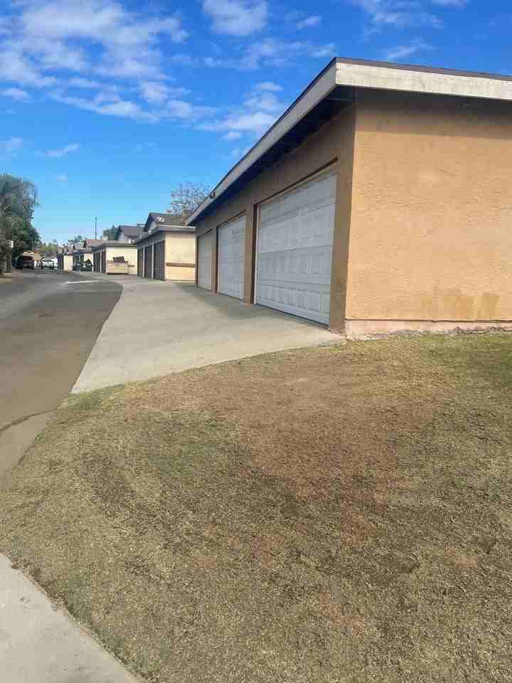 2425 Westholme Blvd - Photo 3 of 3