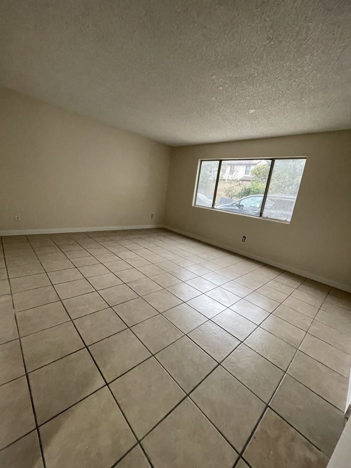 1126 W Ralston St #A - Photo 6 of 16