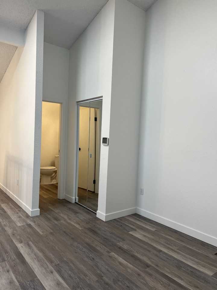 1147 South Marshall Street #NA - Photo 6 of 22