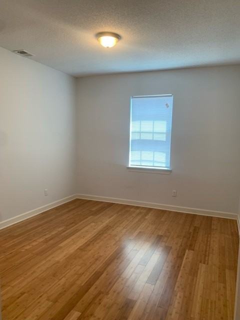 1058 Peabody Ave - Photo 2 of 8