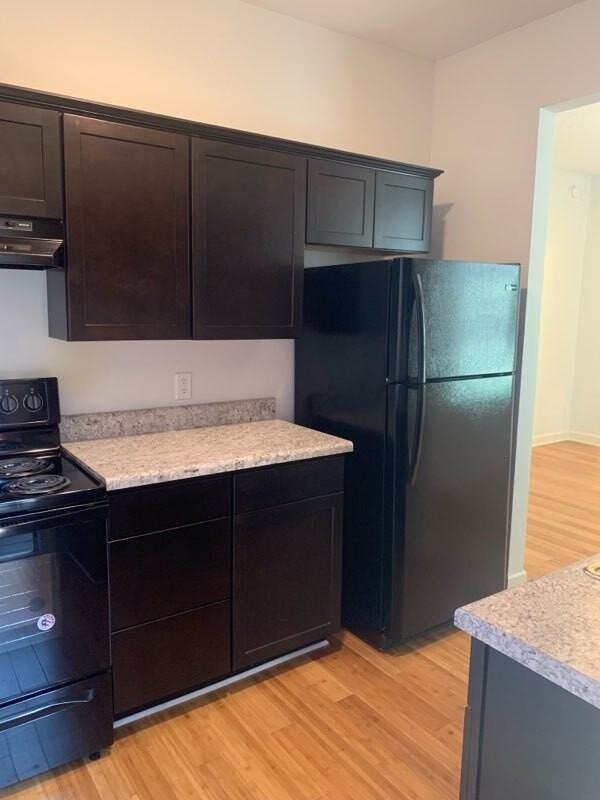 1058 Peabody Ave - Photo 3 of 8