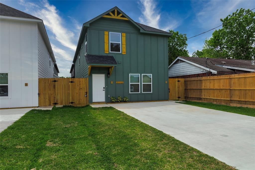 8210 Sparta St - Photo 2 of 8