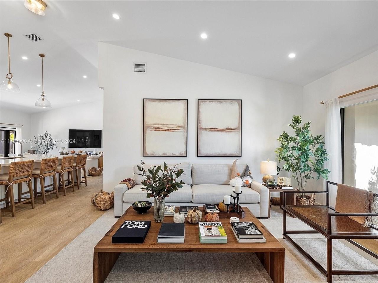 3776 Southwest 107th Court - Photo 6 of 45