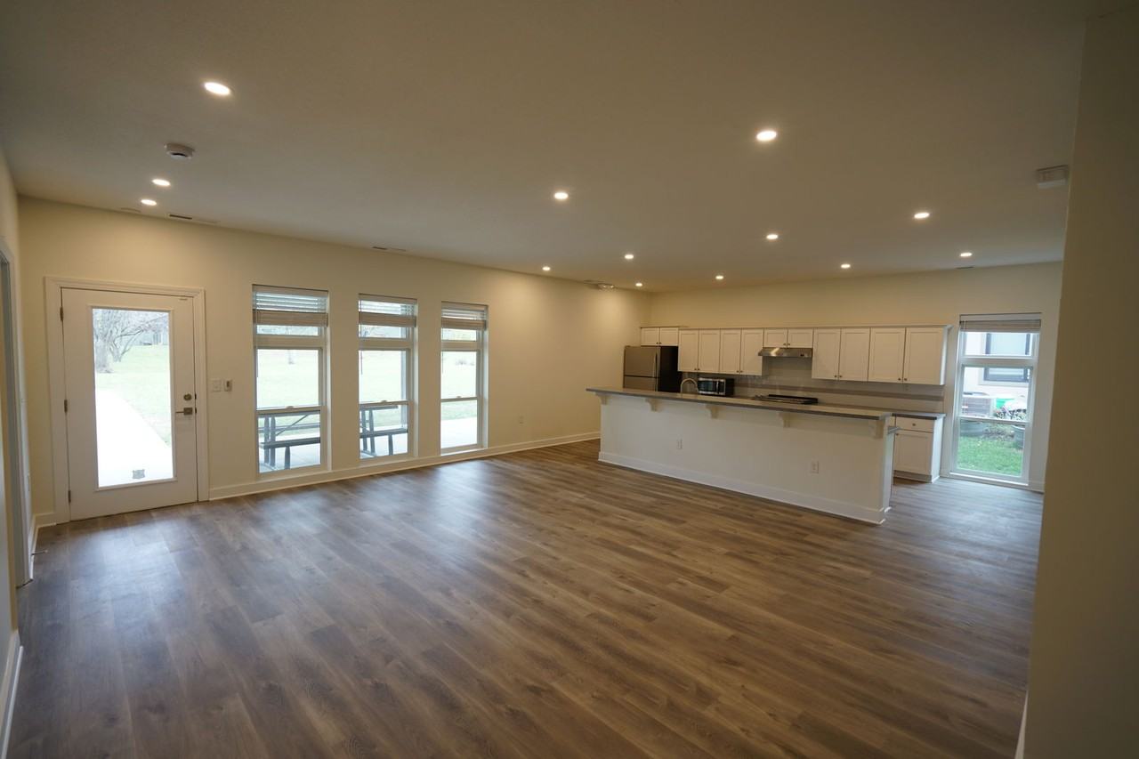 2307 Princeton Pl - Photo 3 of 8