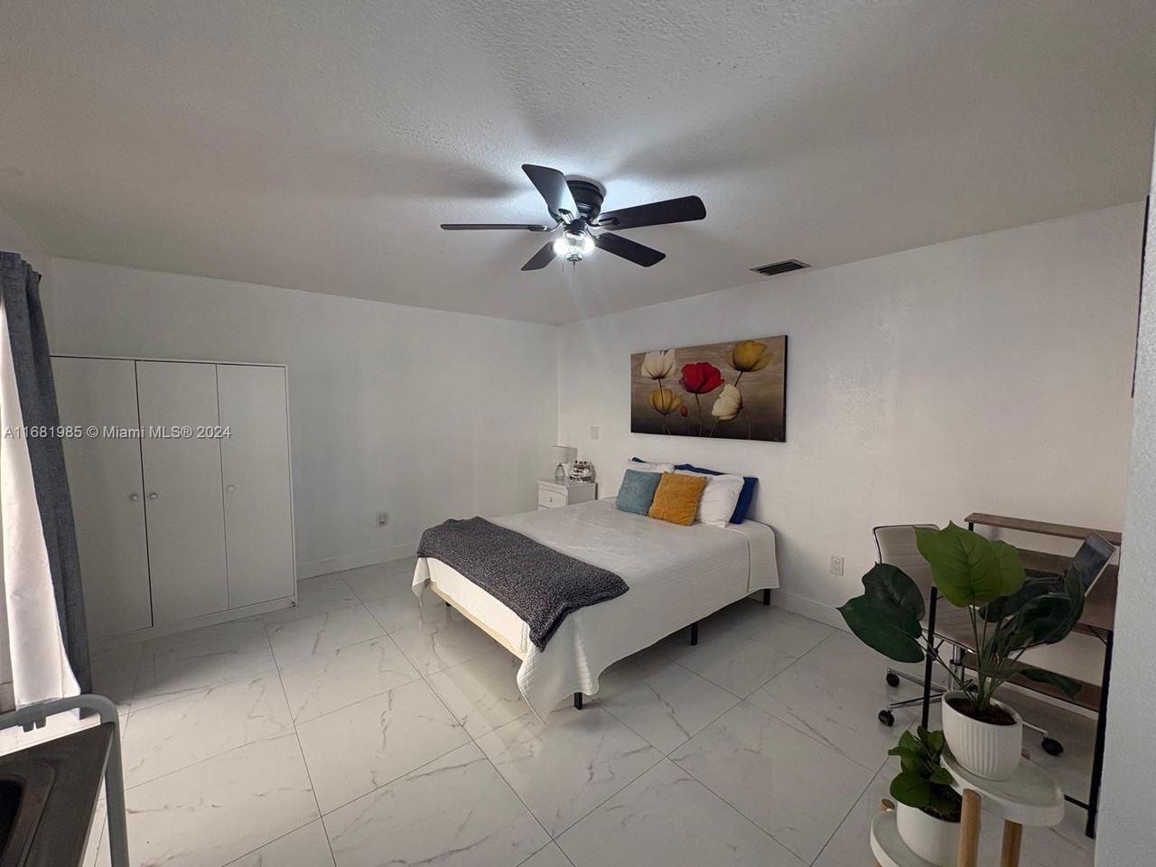 8033 Nw 192nd Ter #A - Photo 2 of 8