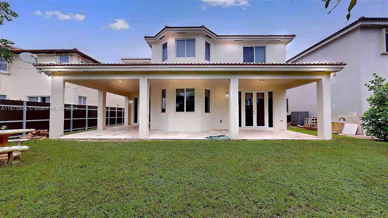 5622 Sw 165th Ct - Photo 2 of 8