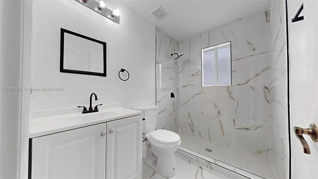 5622 Sw 165th Ct - Photo 3 of 8