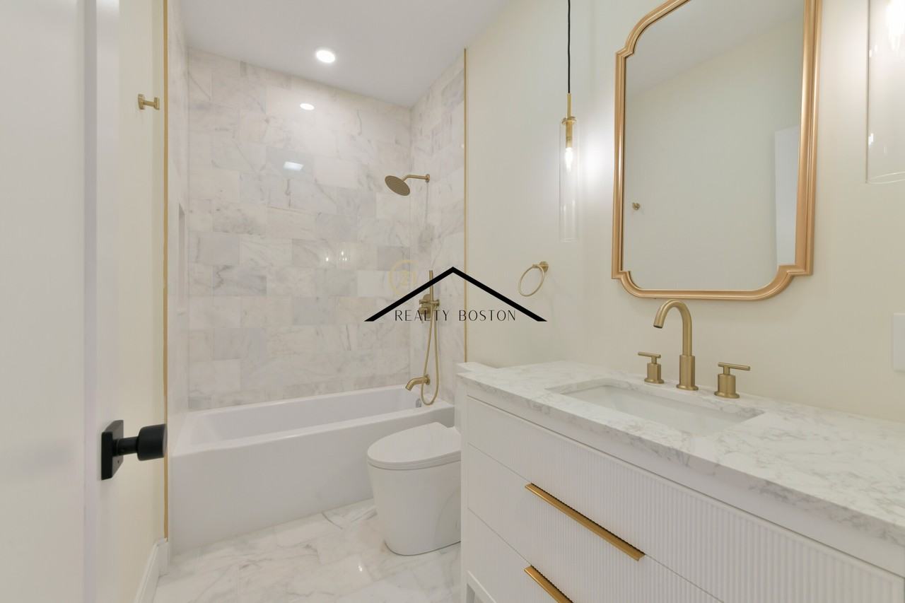 219 Paris St #5 - Photo 3 of 19