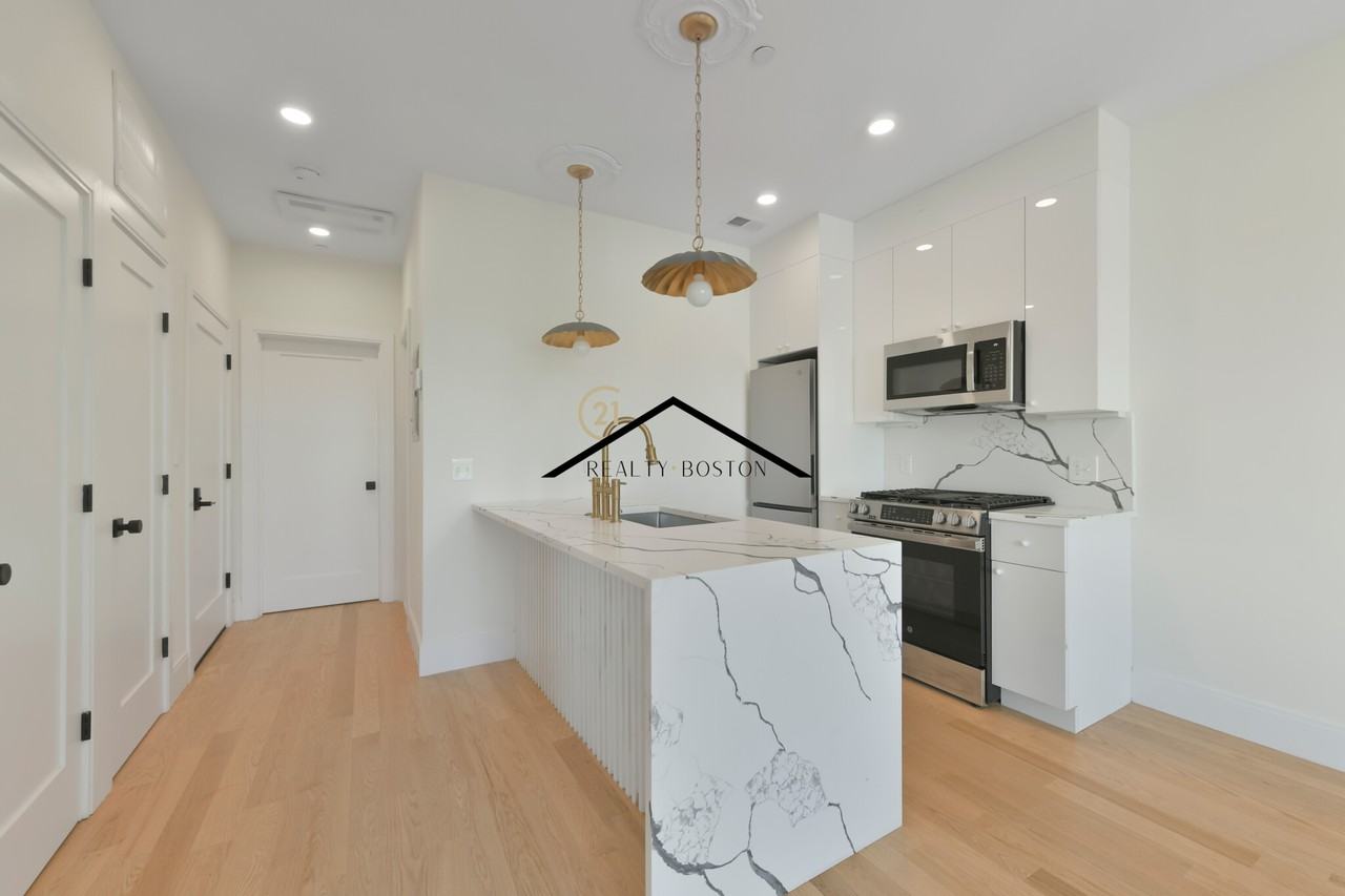 219 Paris St #5 - Photo 7 of 19