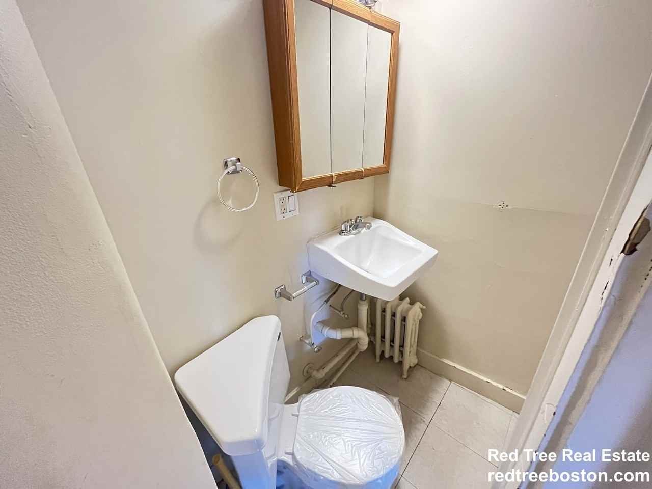 90 Myrtle St #5 - Photo 5 of 9