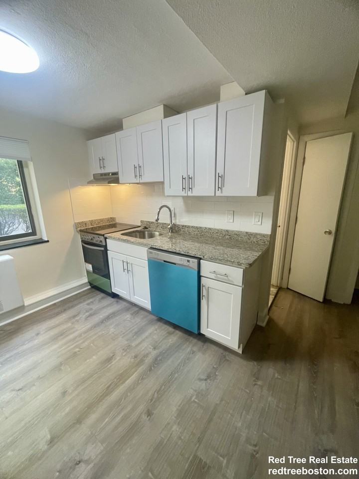 15 Chester St #3 - Photo 2 of 6