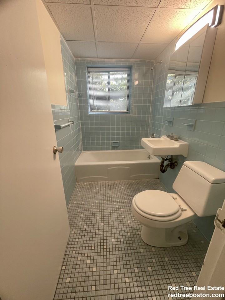 15 Chester St #3 - Photo 5 of 6