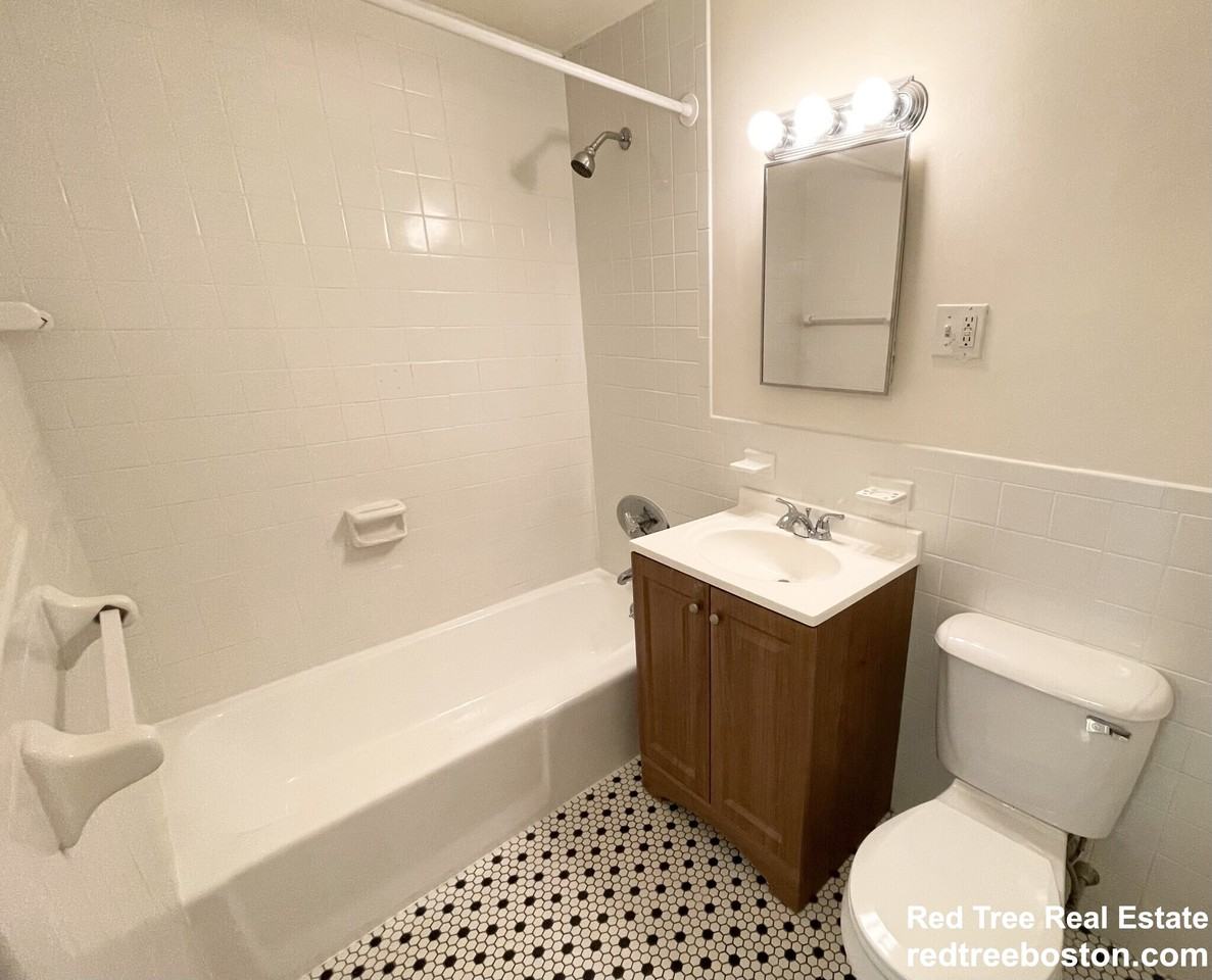 245 Main St #16 - Photo 5 of 12